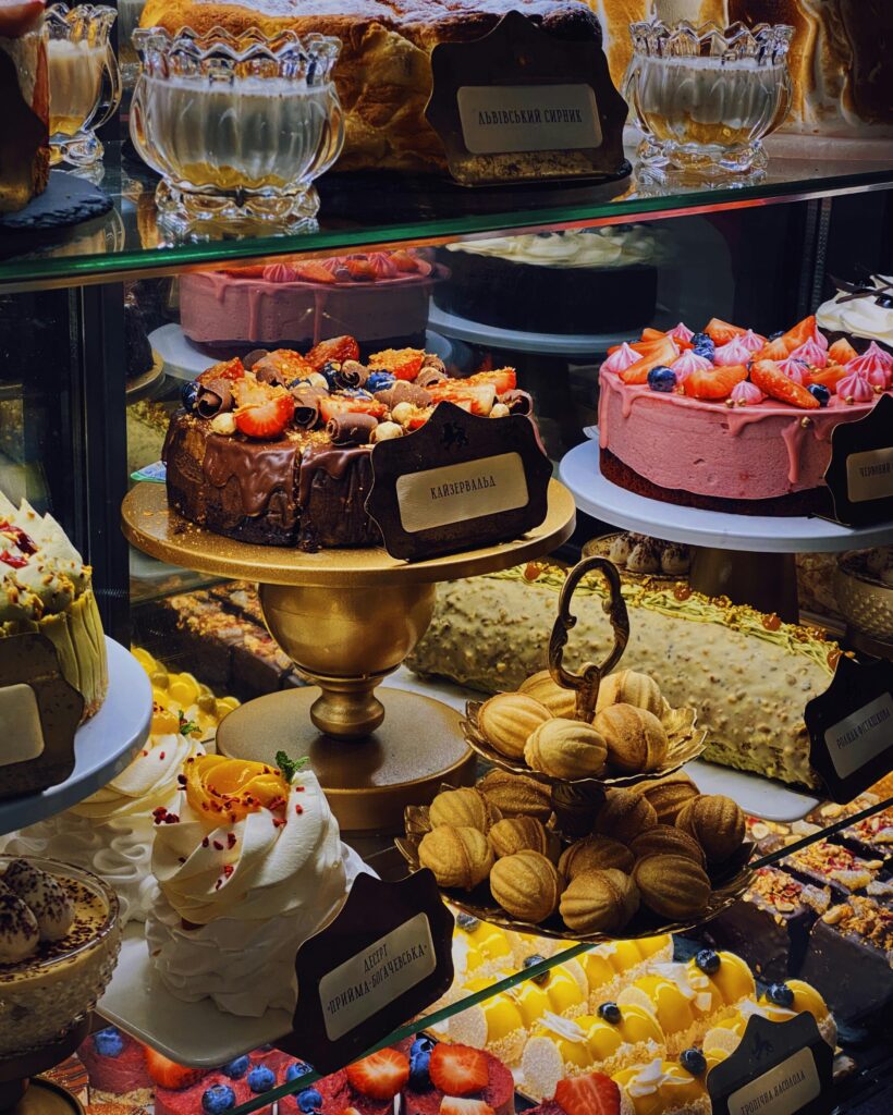 International cuisines; macarons